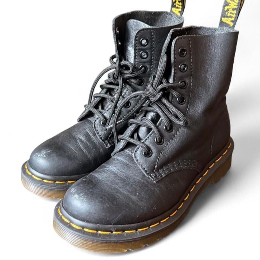 Dr. Martens 1460 Black Smooth Leather 8-Eye Combat Boots Womenās US 5 EU 36